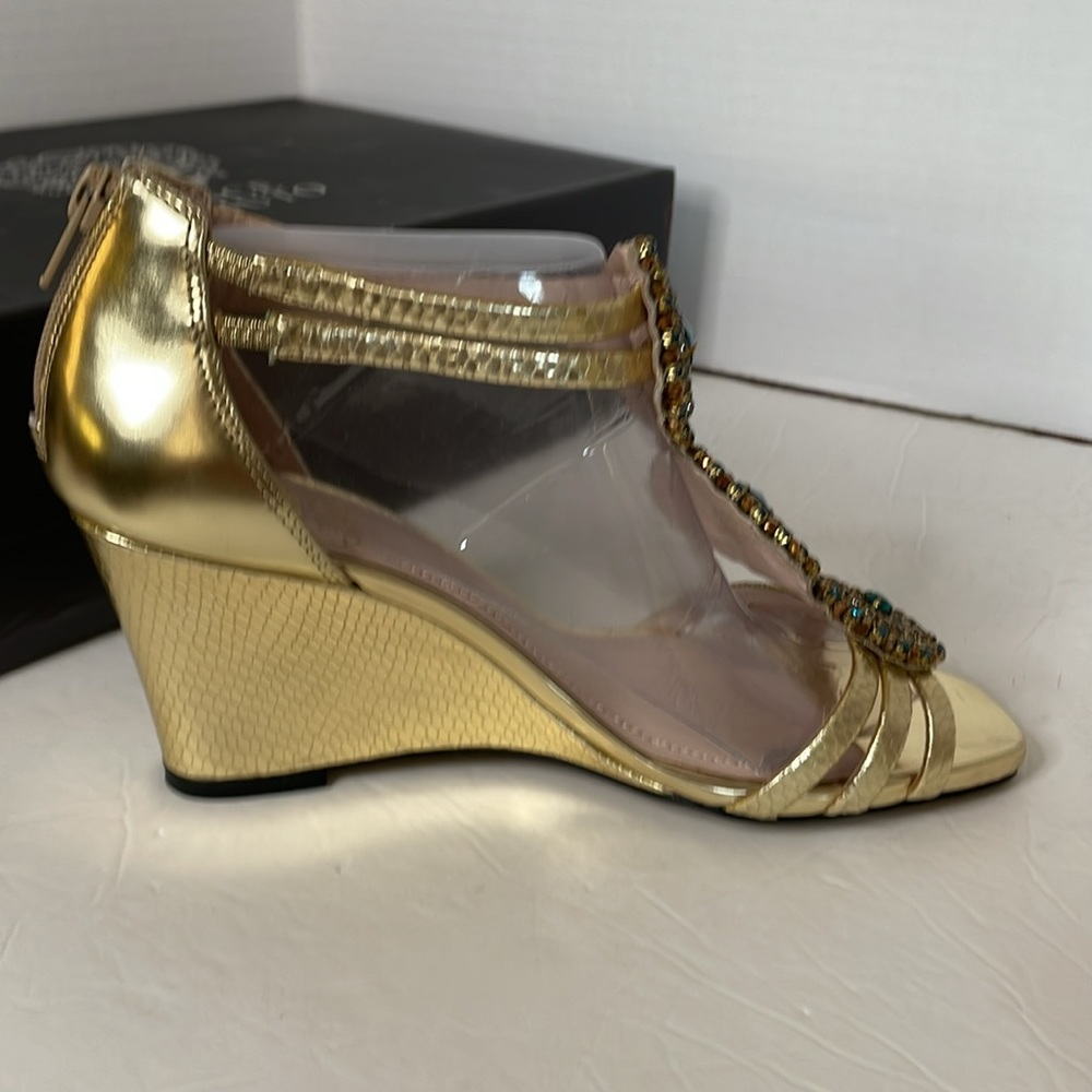 Vince Camuto VC Bayle gold snakeskin sandal wedge shoes size Women’s 7.5W - Picture 10 of 17